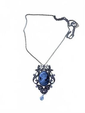 Vintage Cameo Pendant Necklace with Ornate Silver-tone Frame